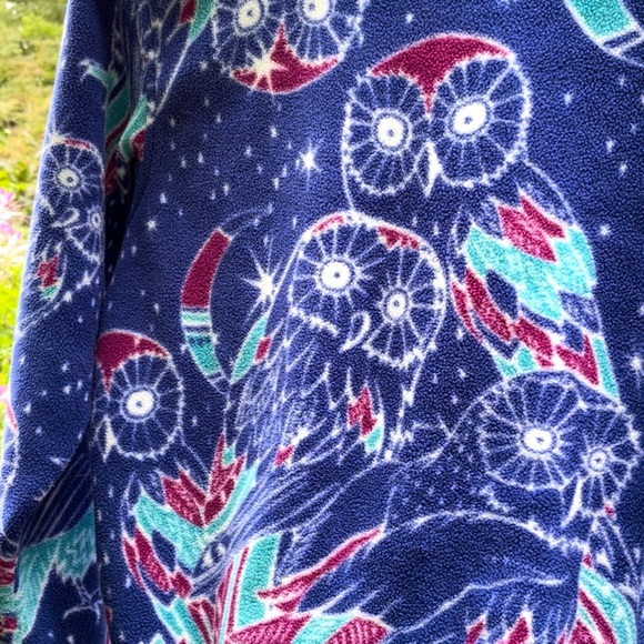 Patagonia Blue and Green Owl Print Fleece Jacket - Picture 5 of 6